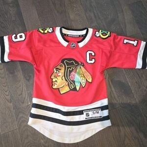 Chicago Blackhawks Jonathan Toews #19 Jersey Youth S/M Hockey NHL